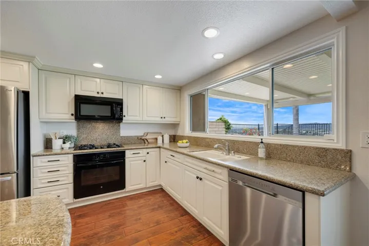 231 E Country Hills Drive, La Habra, California 90631