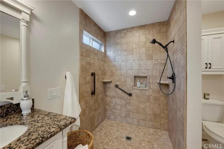 231 E Country Hills Drive, La Habra, California 90631