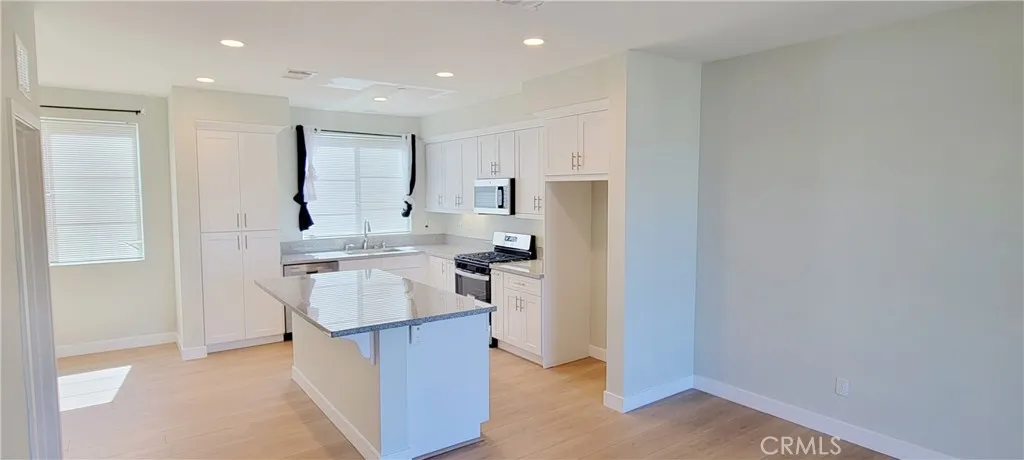 937 Savi Drive 104, Corona, California 92878