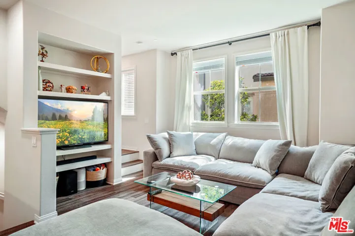14104 W Birch Lane, Van Nuys, California 91405