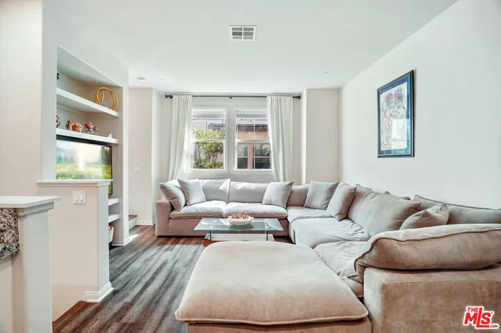 14104 W Birch Lane, Van Nuys, California 91405