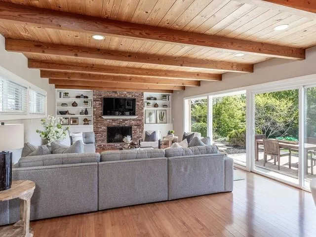 1980 Laver Court, Los Altos, California 94024