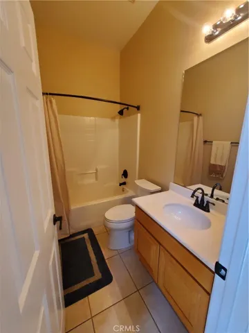 Laundry w/sink Gas & Electric