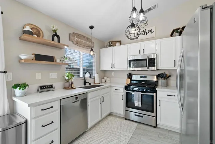 43062 Corte Cabrera, Temecula, California 92592