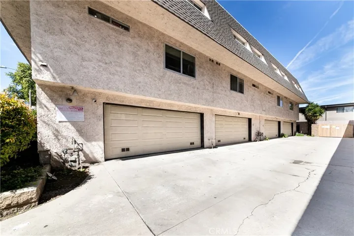 Large 2 car private garage