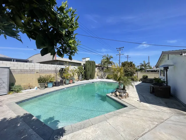 6531 Alexandria Drive, Huntington Beach, California 92647