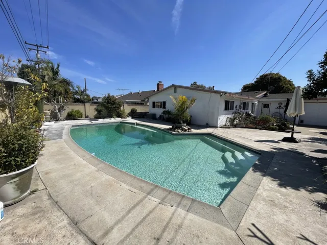 6531 Alexandria Drive, Huntington Beach, California 92647