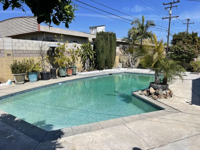 6531 Alexandria Drive, Huntington Beach, California 92647