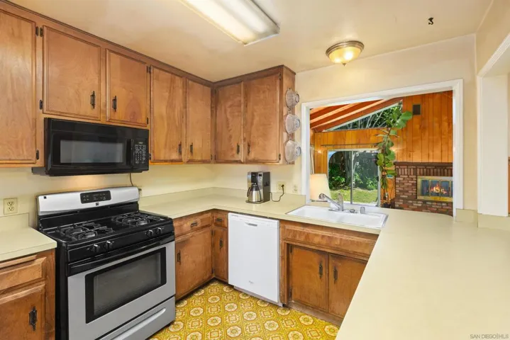 2249 Ridge View Dr, San Diego, California 92105