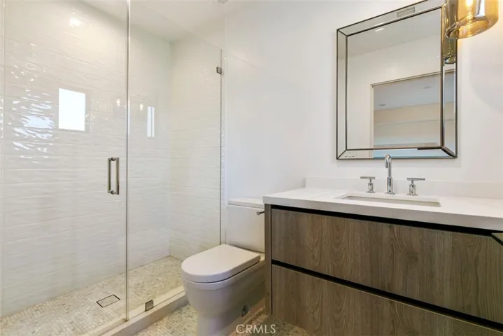 17269 Luverne Place, Encino, California 91316
