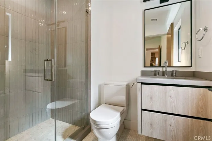 17269 Luverne Place, Encino, California 91316