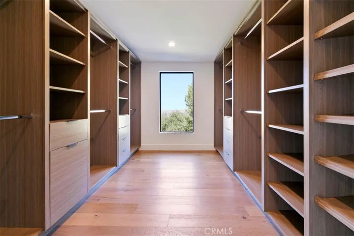 17269 Luverne Place, Encino, California 91316
