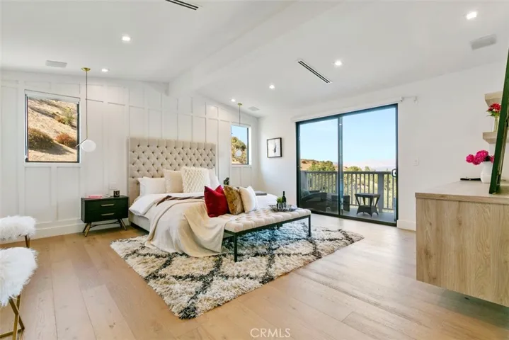 17269 Luverne Place, Encino, California 91316