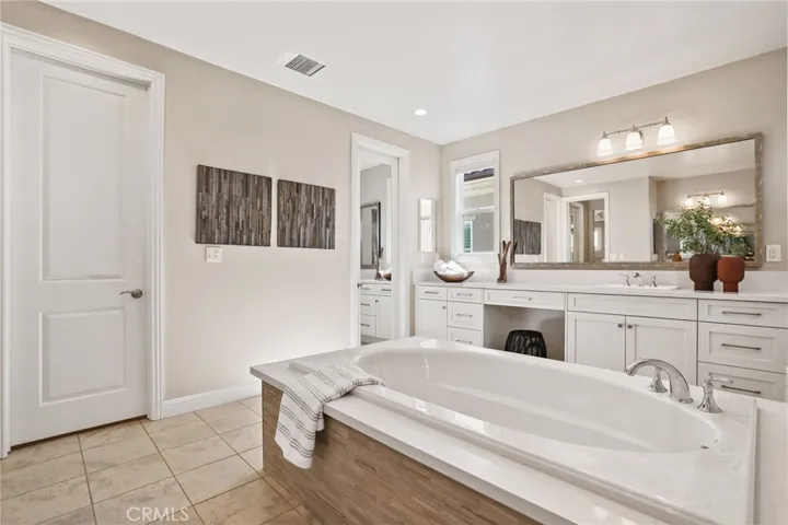 17 Barberry, Lake Forest, California 92630