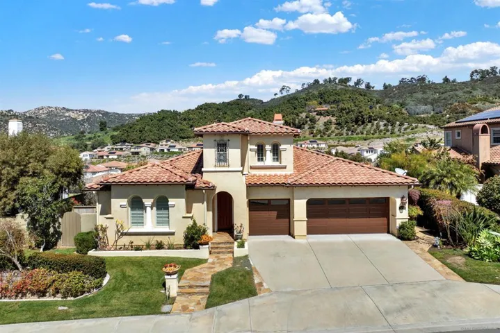 2454 Honeybell Ln, Escondido, California 92027