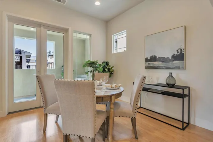 3751 Klamath Lane, Palo Alto, California 94303