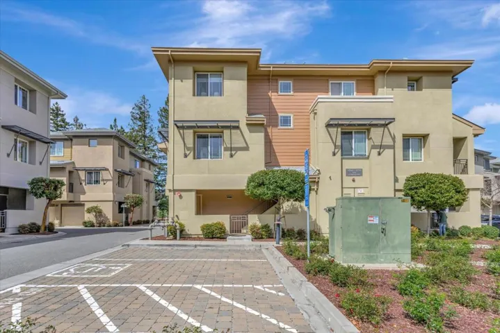 3751 Klamath Lane, Palo Alto, California 94303