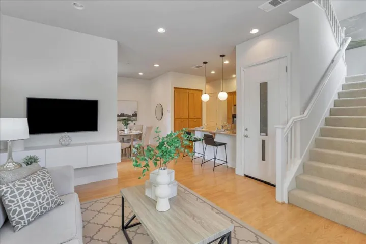 3751 Klamath Lane, Palo Alto, California 94303