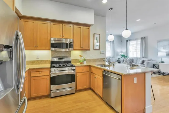 3751 Klamath Lane, Palo Alto, California 94303