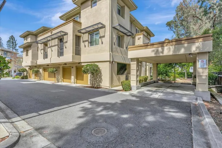 3751 Klamath Lane, Palo Alto, California 94303