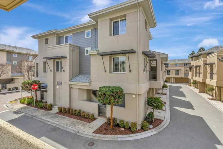 3751 Klamath Lane, Palo Alto, California 94303
