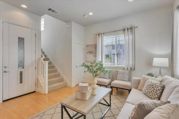 3751 Klamath Lane, Palo Alto, California 94303