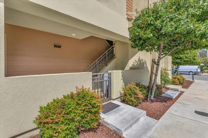 3751 Klamath Lane, Palo Alto, California 94303