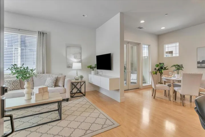 3751 Klamath Lane, Palo Alto, California 94303