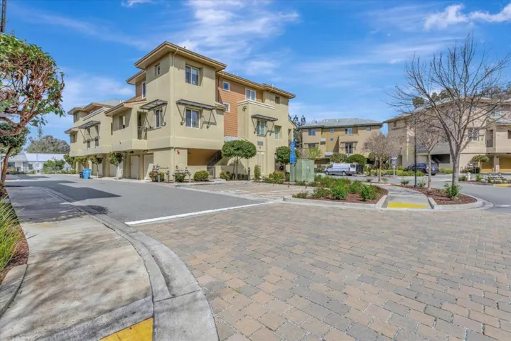 3751 Klamath Lane, Palo Alto, California 94303