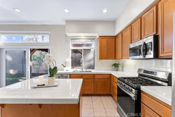 16 Santa Fe, Rancho Santa Margarita, California 92688