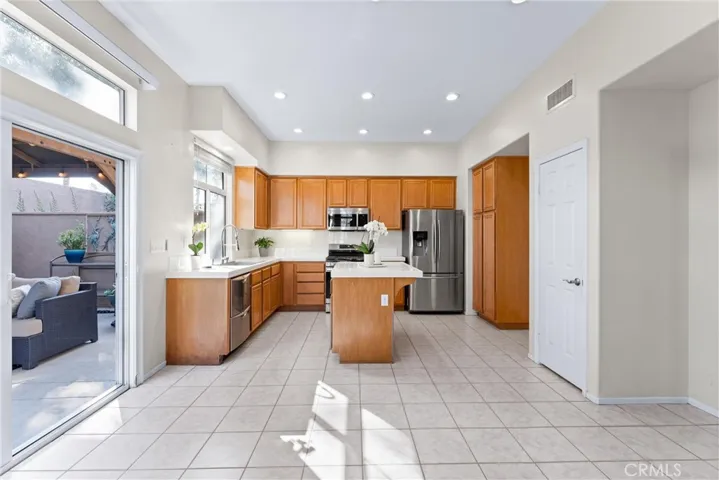 16 Santa Fe, Rancho Santa Margarita, California 92688
