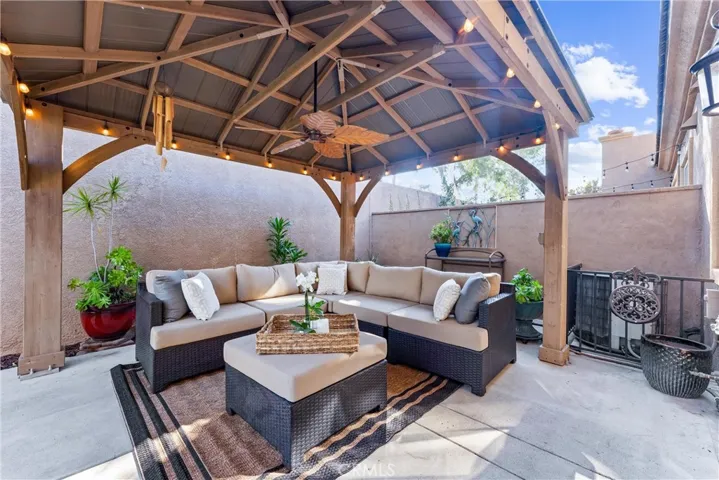 16 Santa Fe, Rancho Santa Margarita, California 92688