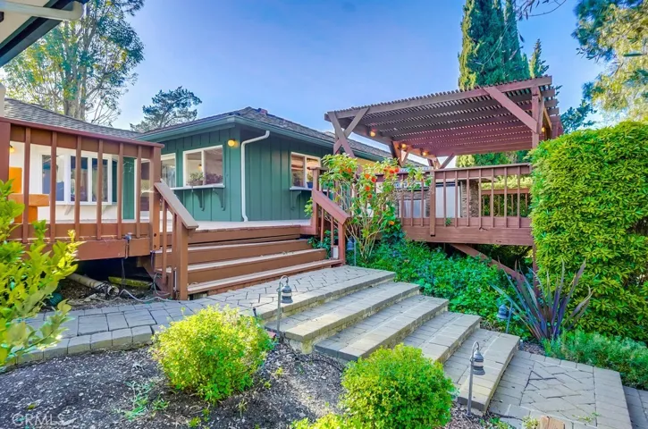 5205 Middlecrest Road, Rancho Palos Verdes, California 90275