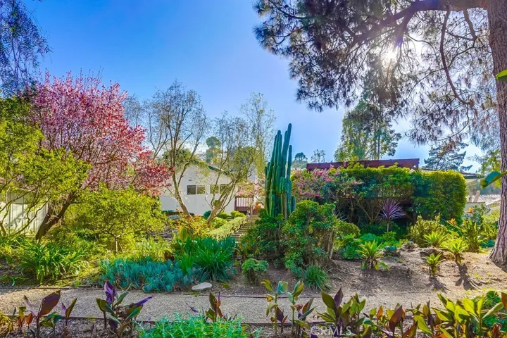 5205 Middlecrest Road, Rancho Palos Verdes, California 90275