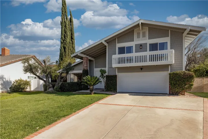 23434 Via Gayo, Valencia, California 91355