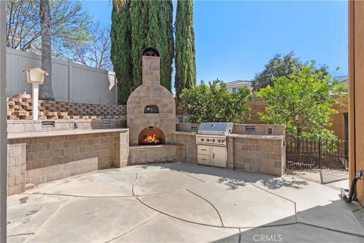 Back yard brick pizza oven, bbq and bar top