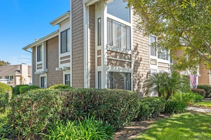 6922 Carnation Drive, Carlsbad, California 92011