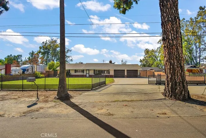 8822 Maple Ave, Fontana, California 92335