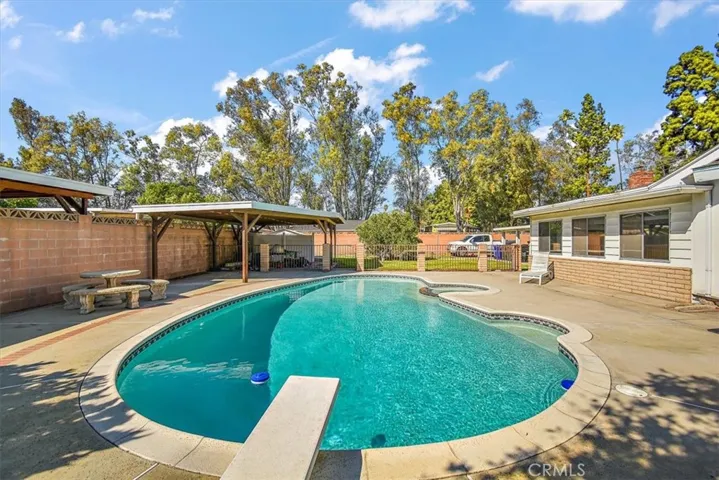8822 Maple Ave, Fontana, California 92335