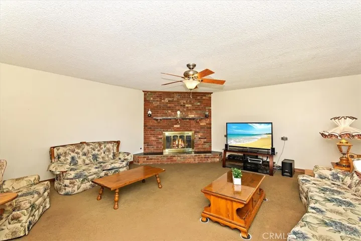 8822 Maple Ave, Fontana, California 92335