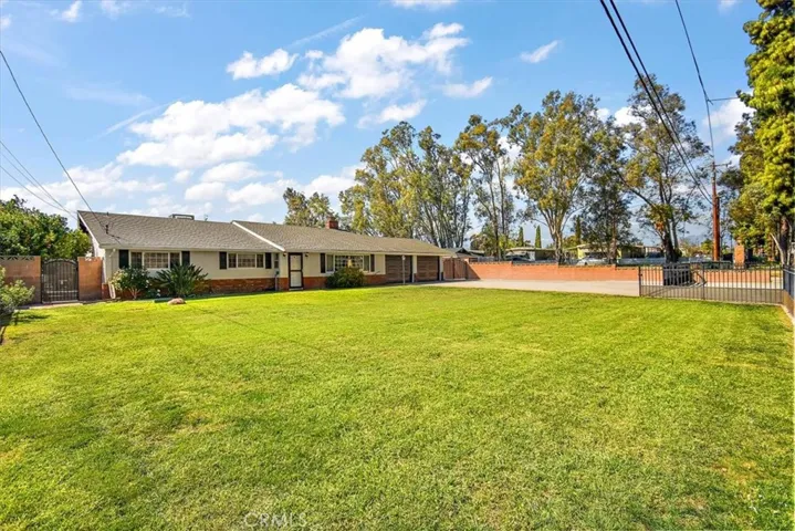 8822 Maple Ave, Fontana, California 92335