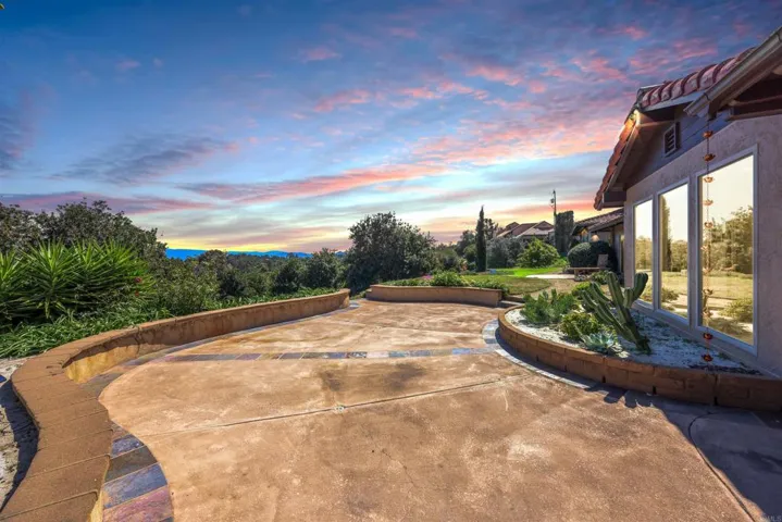 9862 Cielo Vista, Escondido, California 92026