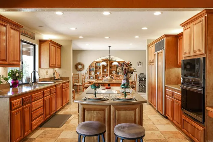 9862 Cielo Vista, Escondido, California 92026