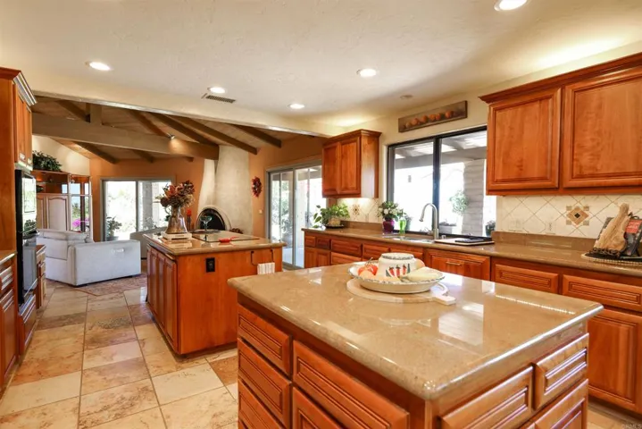 9862 Cielo Vista, Escondido, California 92026