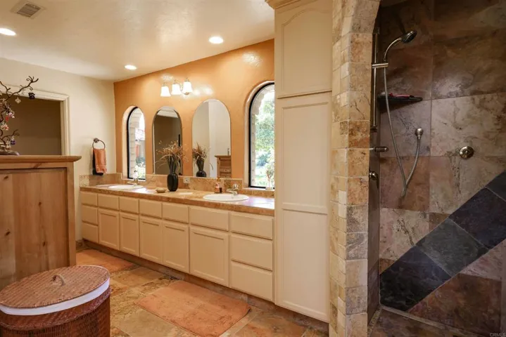 9862 Cielo Vista, Escondido, California 92026