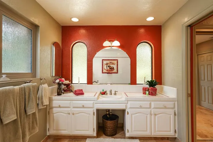 9862 Cielo Vista, Escondido, California 92026