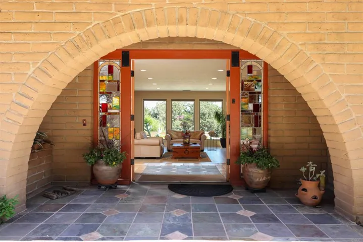 9862 Cielo Vista, Escondido, California 92026