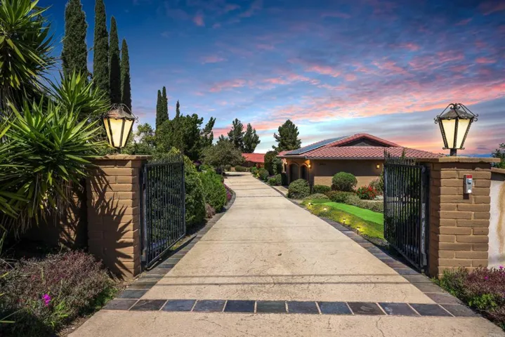 9862 Cielo Vista, Escondido, California 92026