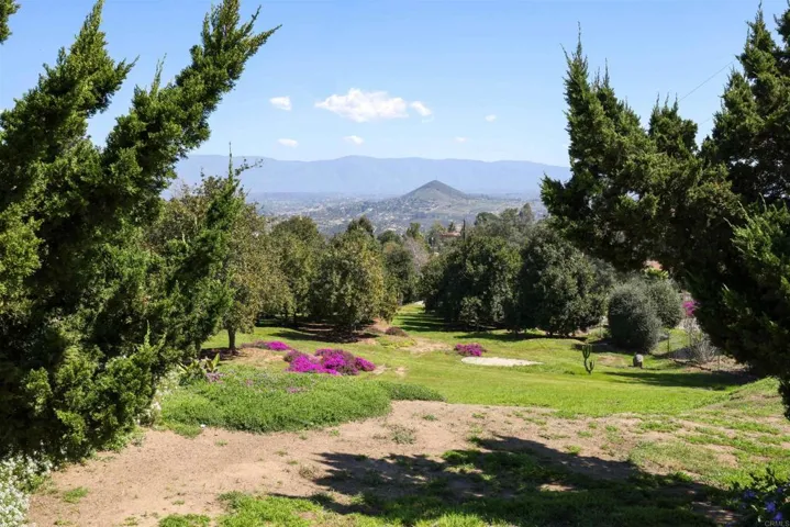 9862 Cielo Vista, Escondido, California 92026