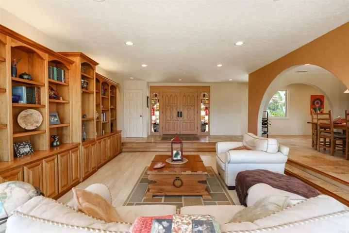 9862 Cielo Vista, Escondido, California 92026